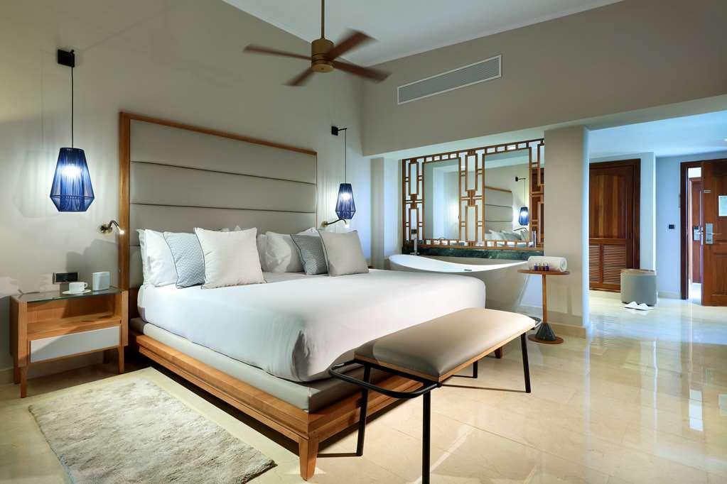 Grand Palladium Bavaro Suites, & Hotel 4*