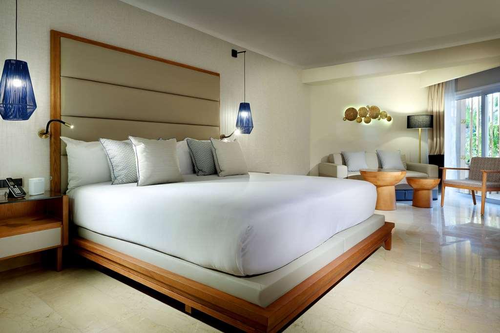 Grand Palladium Bavaro Suites, & Hotel 4*